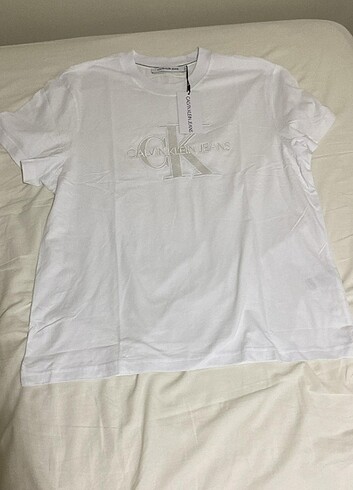 Calvin Klein Tshirt