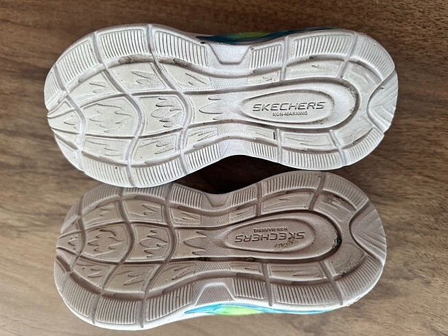 26 Beden mavi Renk Skechers erkek çocuk ayakkabı