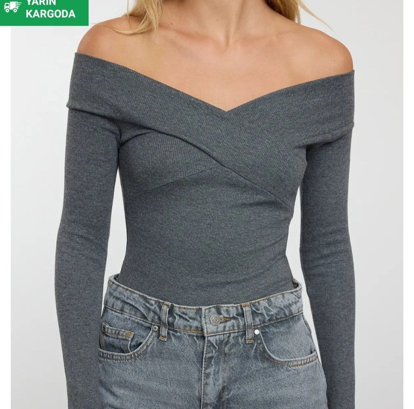 gri madonna yaka Uzun Kollu Kadın Crop body - Görsel 2