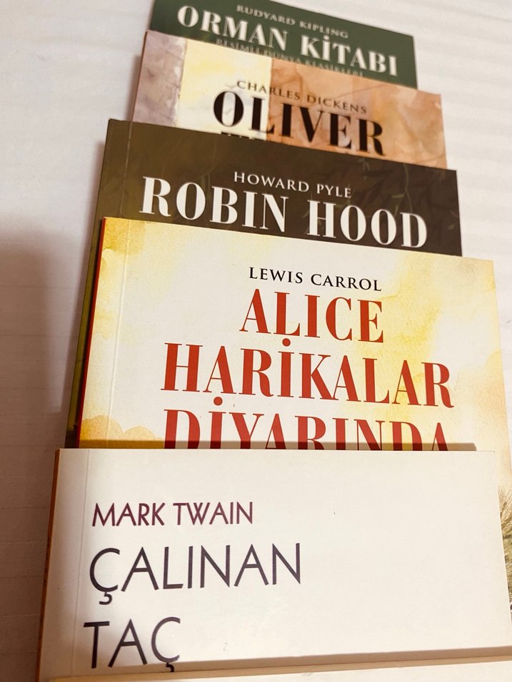 Ünlü yazarlar dan ünlü Kitaplar 
Seti 8 - adet - Görsel 3
