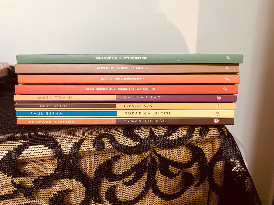 Ünlü yazarlar dan ünlü Kitaplar 
Seti 8 - adet - Görsel 2