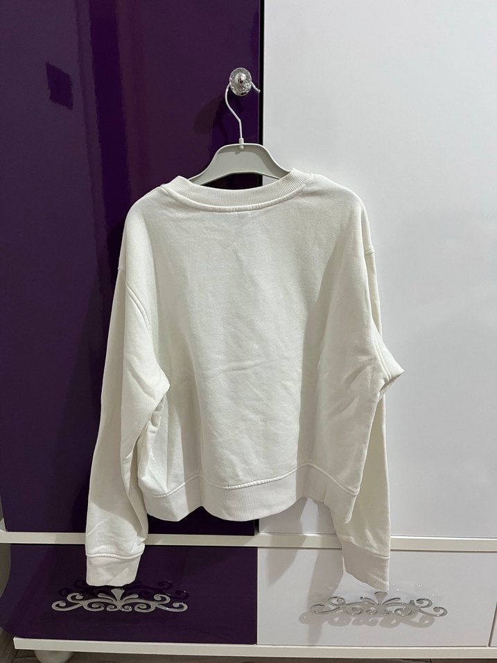 Beyaz H&M Sweatshirt — görsel 2/5