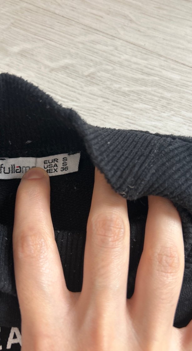 Siyah Baskılı Yüksek Yakalı Sweatshirt - Görsel 3