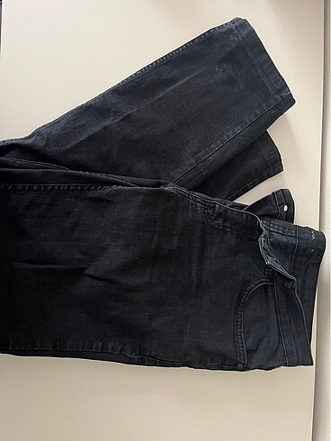 Siyah jeans
