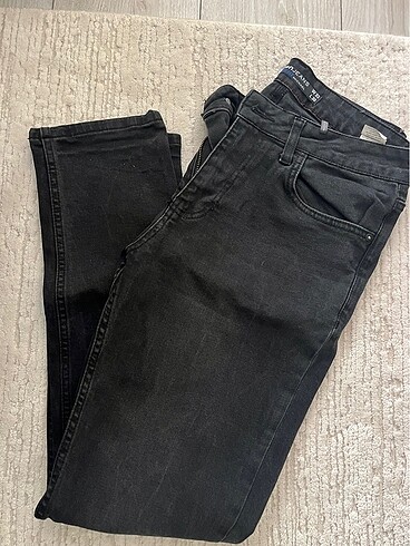 Siyah jeans