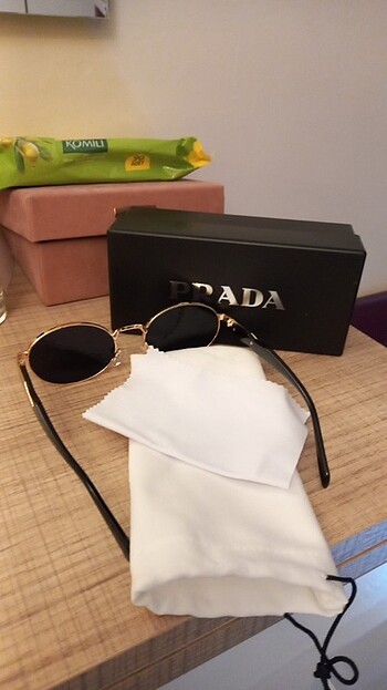Prada Güneş gözlüğü 