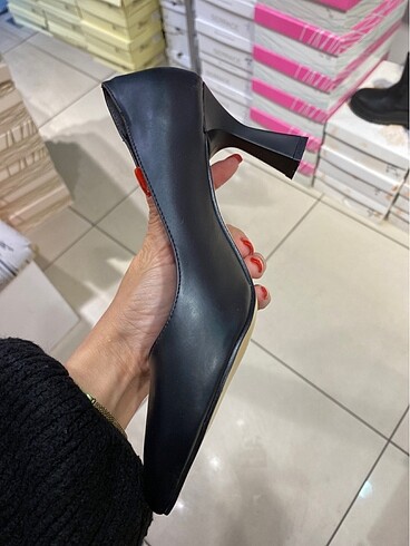 39 Beden Siyah 5cm topuk stiletto