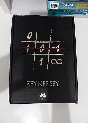 Kimse gerçek değil kutulu 