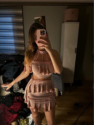 Pembe elbise