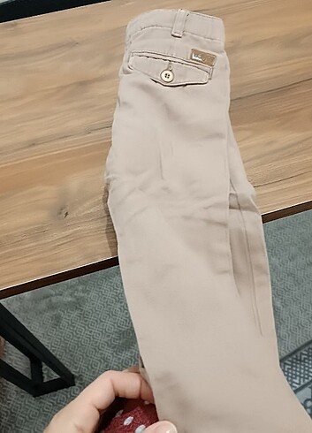 LC Waikiki Pantalonlarin hepsi ayrı ayrı satılıktır