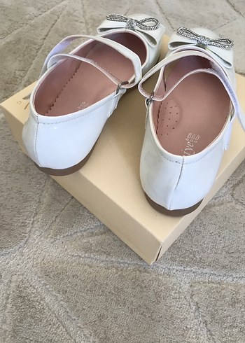 Kız Çocuk Beyaz Fiyonk Detaylı Babet - Görsel 6