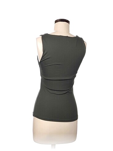 m Beden Zara T-shirt %70 İndirimli.