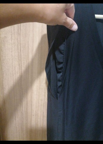 Zara Siyah V Yaka  Kadın Tişört - Görsel 3