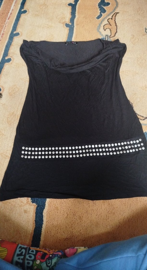 Siyah Düğmeli Uzun tişort  Eteği - Görsel 4