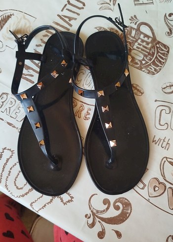 Siyah Zımbalı Kadın Dolgu  Sandalet - Görsel 2