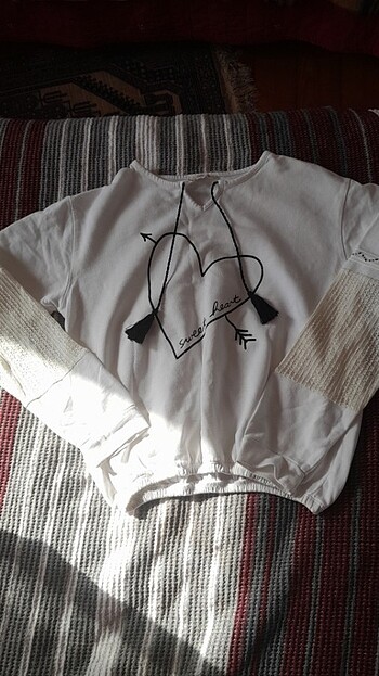 Sweatshirt