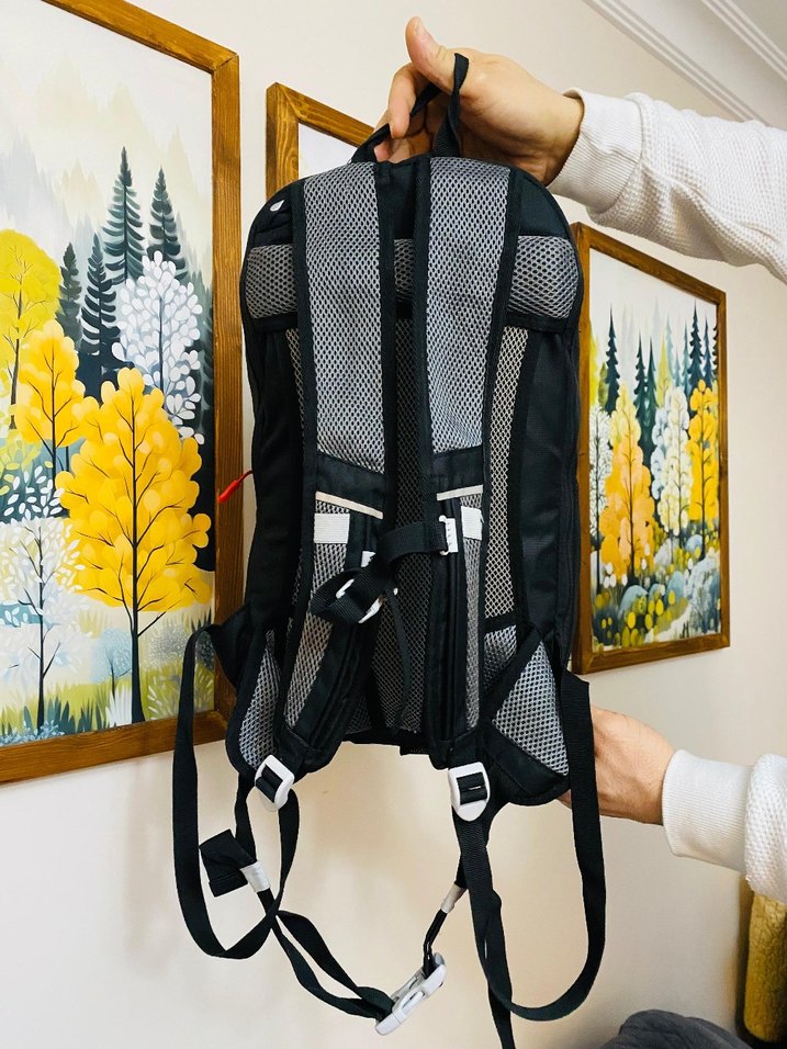 CRIVIT Siyah Gri Fermuarlı Sırt Çantası - Görsel 3