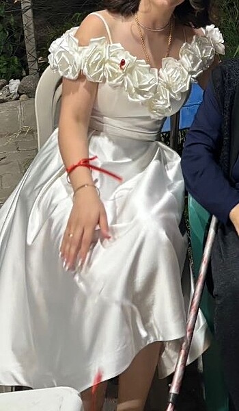 Zara Ekru/Beyaz Saten Nişan Elbisesi