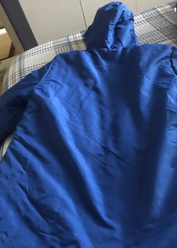 Erkek Çocuk Mavi Kapüşonlu Düğmeli Kaban - Görsel 4