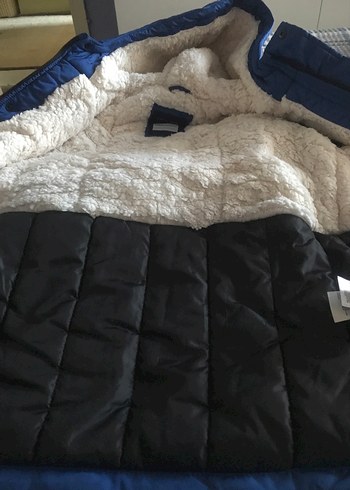 Erkek Çocuk Mavi Kapüşonlu Düğmeli Kaban - Görsel 6