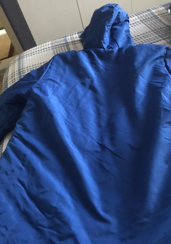 Erkek Çocuk Mavi Kapüşonlu Düğmeli Kaban - Görsel 4