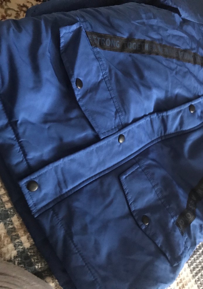 Erkek Çocuk Mavi Kapüşonlu Düğmeli Kaban - Görsel 5