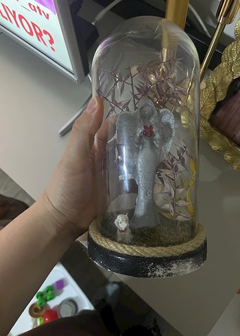 Gri Melek ve Köpek Figürlü Dekoratif Fanus - Görsel 2