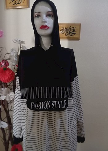 Kapüşonlu Siyah-Beyaz Baskılı Sweatshirt - Görsel 2