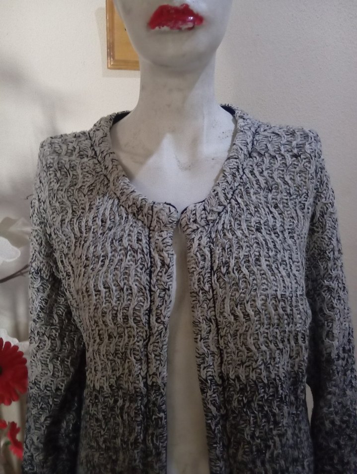 Gri Uzun Örgü Kadın Hırka - Görsel 3