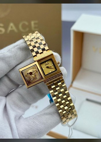 Versace Kadın Klasik Altın Renkli Kol Saati - Görsel 18