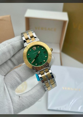 Versace Kadın Klasik Altın Renkli Kol Saati - Görsel 9