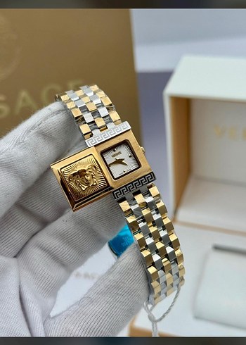 Versace Kadın Klasik Altın Renkli Kol Saati - Görsel 4