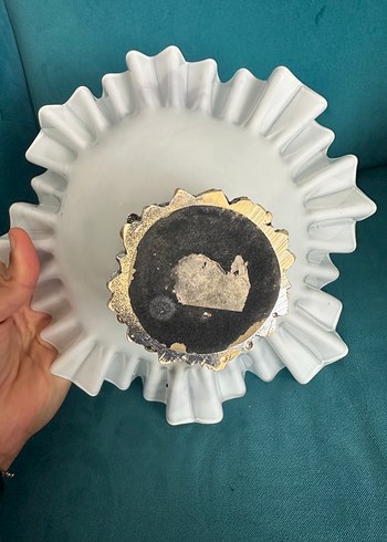 Beden beyaz Renk Koyu Desenli Beyaz Dalgalı Seramik Vazo