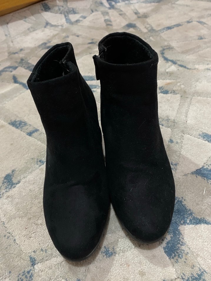 Siyah Süet Tokalı Kadın Topuklu Bot - Görsel 4