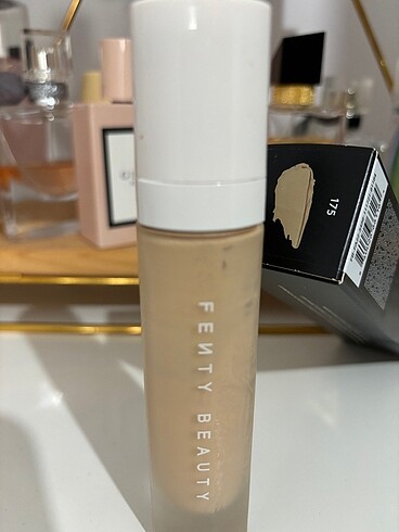  Beden Fenty beauty fondöten