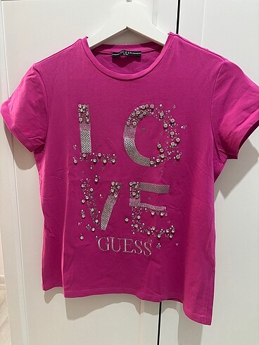 Guess tshirt