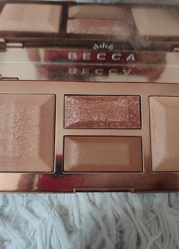 Becca Becca be Light palette