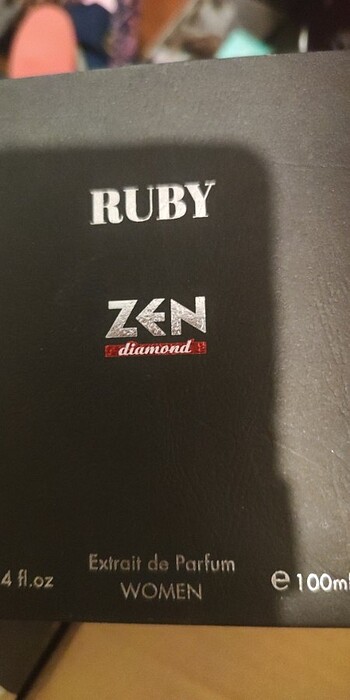 Zen Diamond Zen ruby parfüm yanında iki adet küçük parfüm le
