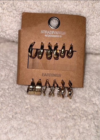 Stradivarius Mini Gold Kaplamalı Bohem Küpeler ve tayt