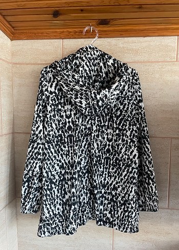 Mavi Uzun Kollu Zebra Desenli Yağmurluk