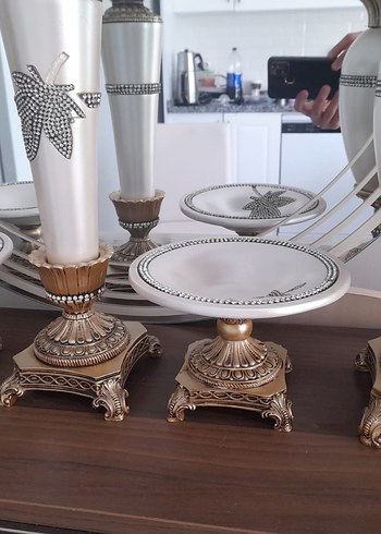 Beden Modern Klasik Beyaz Çiçek Desenli Konsol Seti