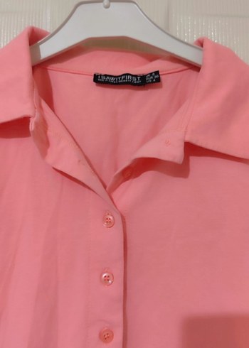 s Beden Düğmeli, kısa kollu pembe mini gömlek