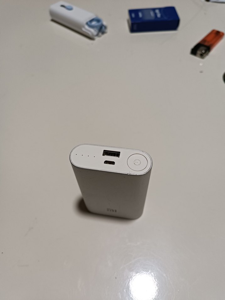 Xiaomi Beyaz Taşınabilir powerbank - Görsel 3
