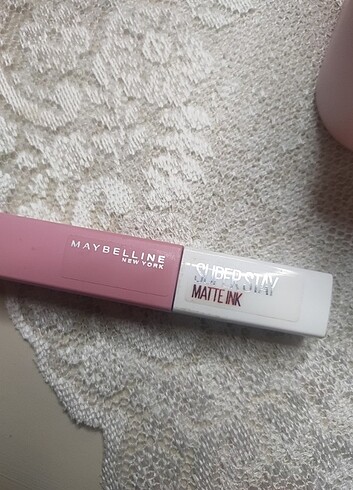 Maybelline lipstick 