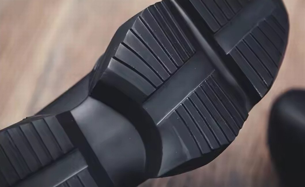 Bağcıksız bot sneaker tasarım - Görsel 5