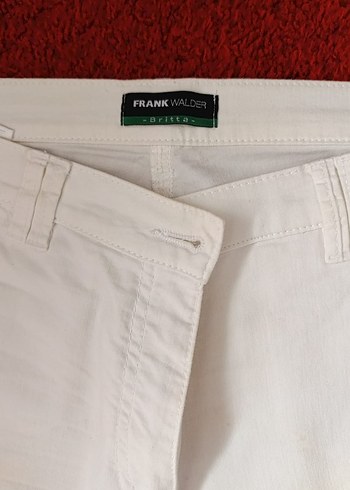 Düğmeli Beyaz Mini Kadın Kumaş Pantolon - Görsel 2