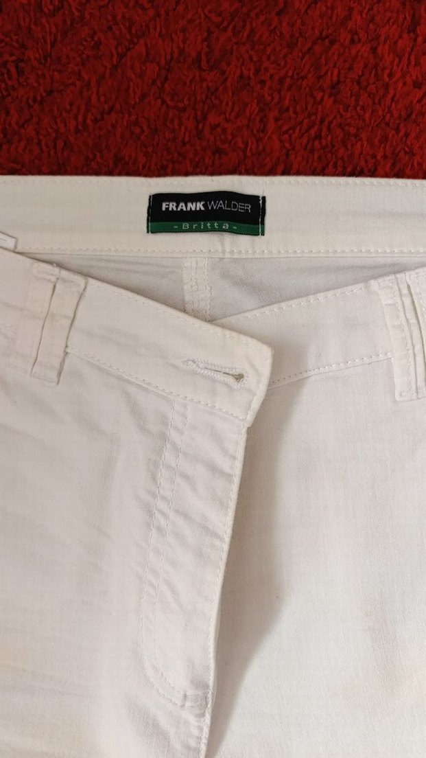 Düğmeli Beyaz Mini Kadın Kumaş Pantolon - Görsel 2