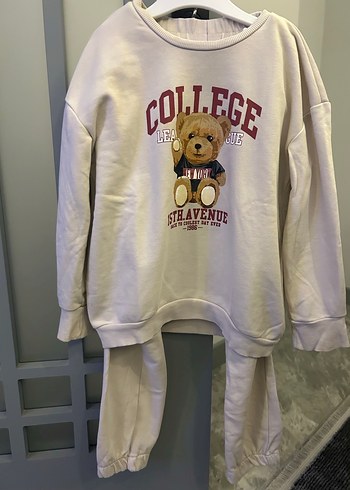 Kız Çocuk Baskılı Sweatshirt ve Eşofman Takımı - Görsel 4