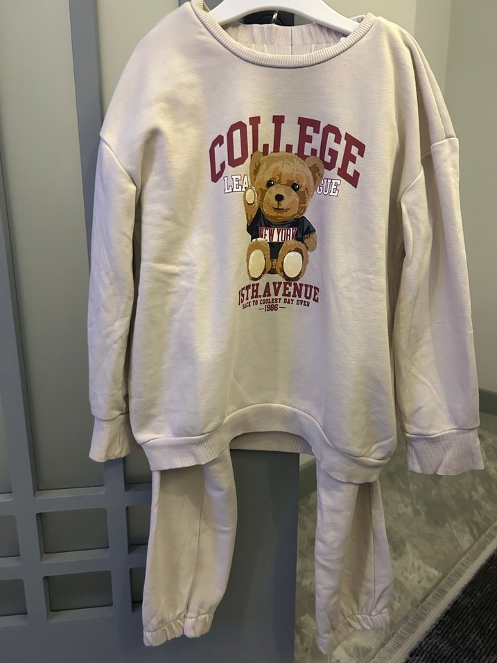 Kız Çocuk Baskılı Sweatshirt ve Eşofman Takımı - Görsel 4