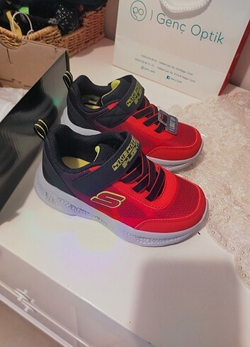 25 Beden kırmızı Renk Skechers çocuk ayakkabı